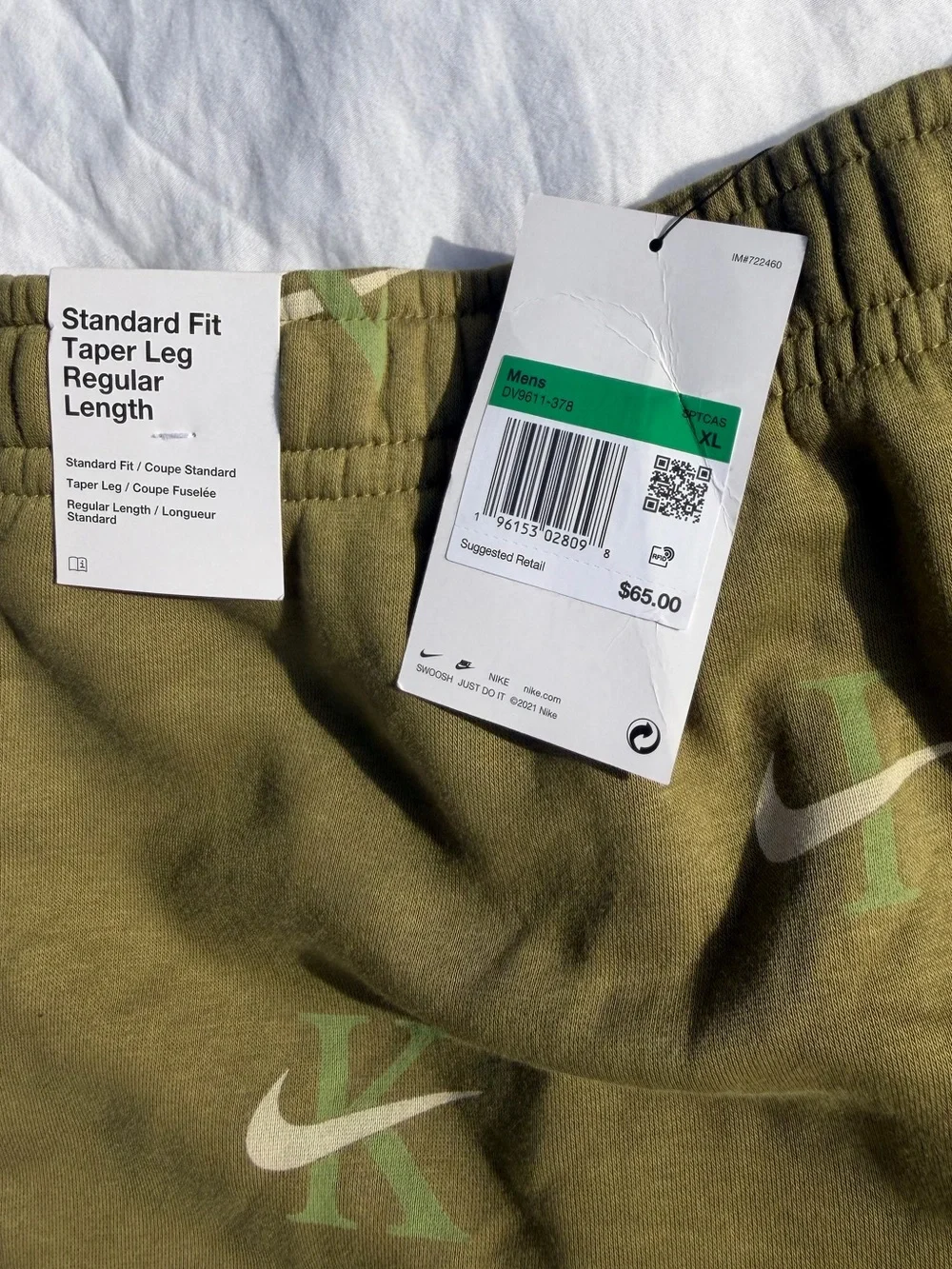 Nike Men’s Club Fleece Standard Fit Tapered Spartacus Jogger Pants- XL